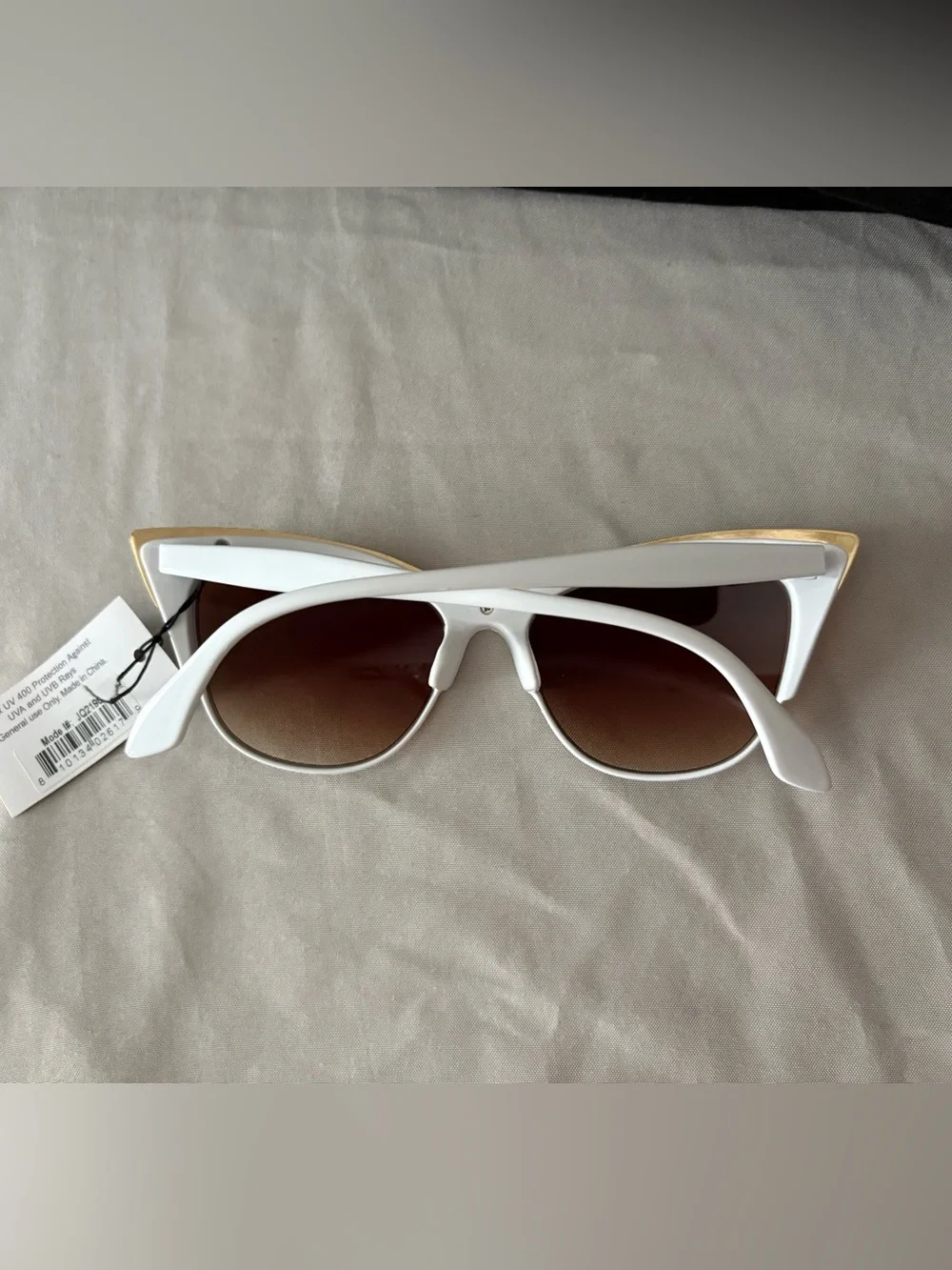 White Cat-Eye Sunglasses with Brown Gradient Lenses